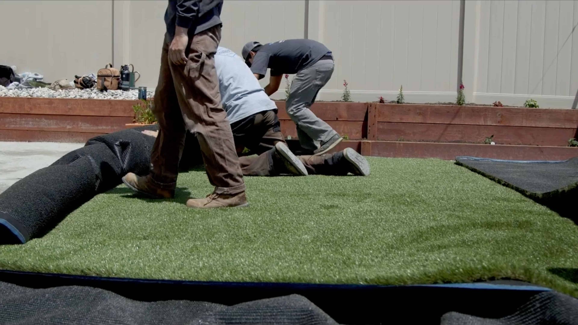 Two Ways to Install Artificial Turf on Concrete